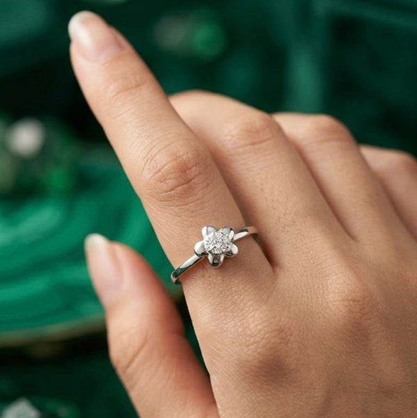 Star Medallion Silver Ring