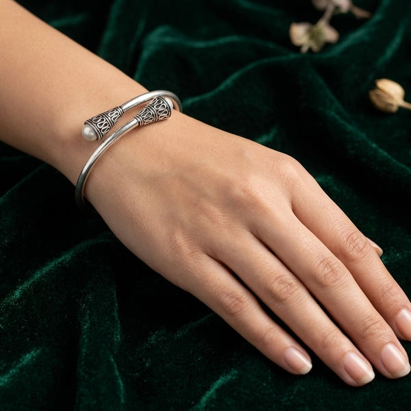 RITI- 925 Sterling Silver Oxidised White Pearl Kada