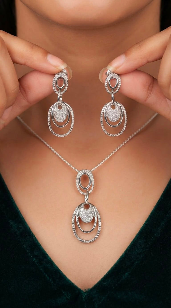 Classic Pendent Set