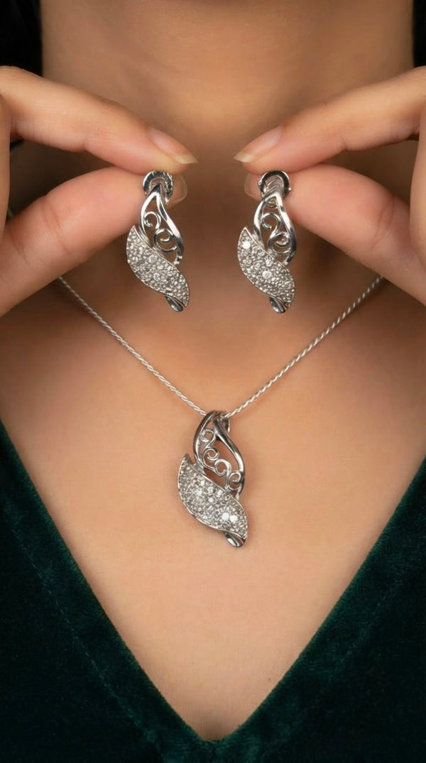 Petal Pendent Set
